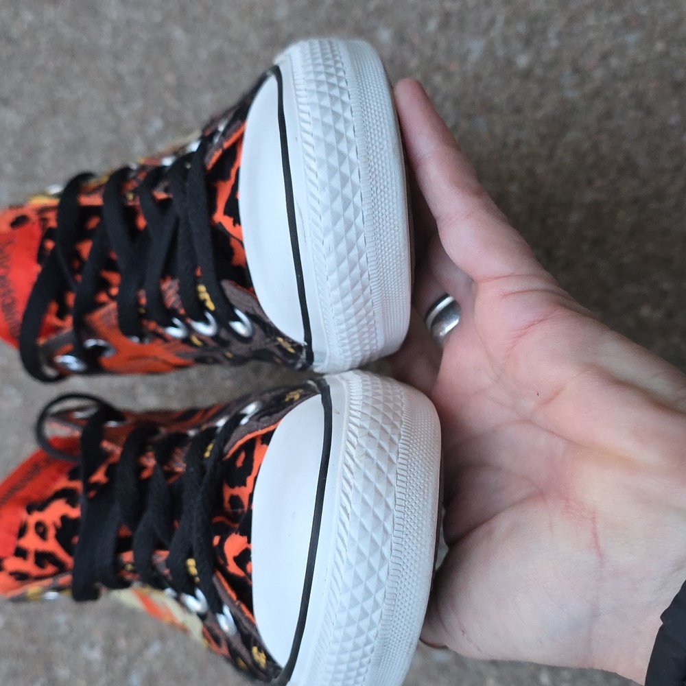 Converse Chuck Taylor All Star x Thundercats Cheetara Low Top Canvas Sneakers - Picture 7 of 11